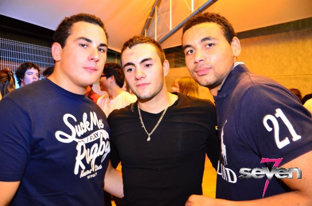 Cliquer pour voir l'image en taille réelle