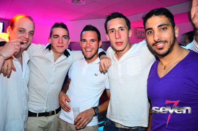 Cliquer pour voir l'image en taille réelle