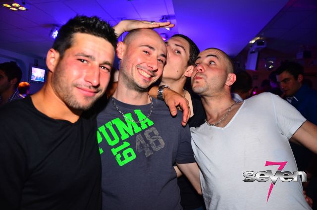 Cliquer pour voir l'image en taille réelle