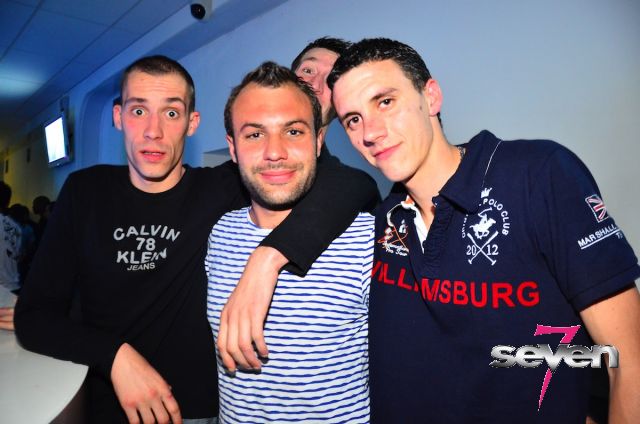 Cliquer pour voir l'image en taille réelle