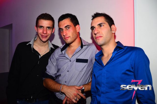 Cliquer pour voir l'image en taille réelle