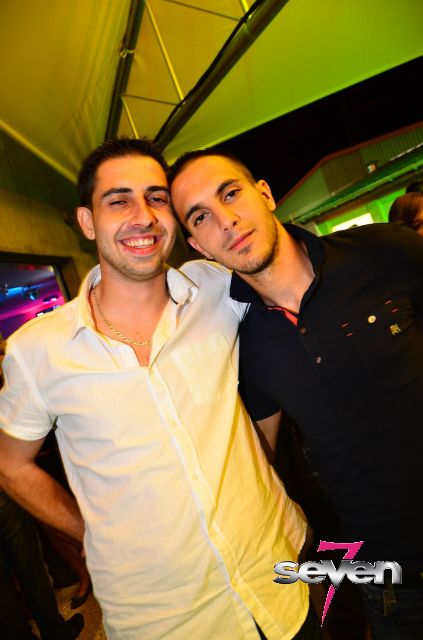 Cliquer pour voir l'image en taille réelle