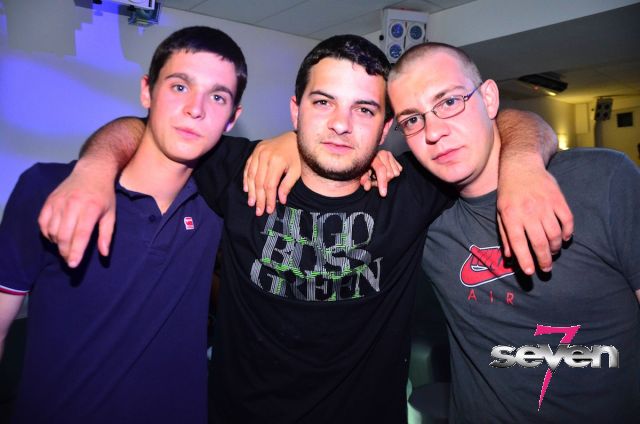 Cliquer pour voir l'image en taille réelle