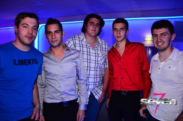 Cliquer pour voir l'image en taille réelle