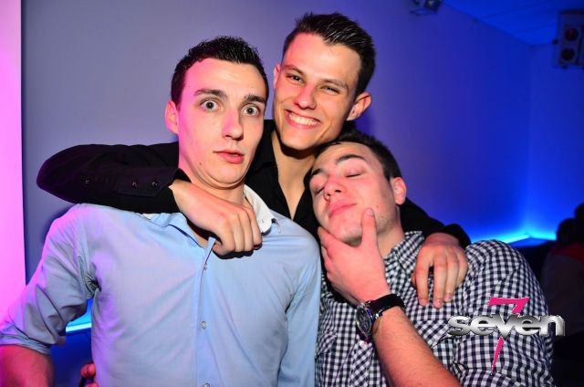 Cliquer pour voir l'image en taille réelle