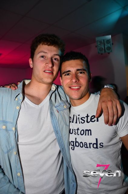 Cliquer pour voir l'image en taille réelle