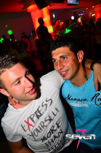 Cliquer pour voir l'image en taille réelle