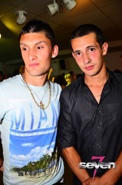 Cliquer pour voir l'image en taille réelle