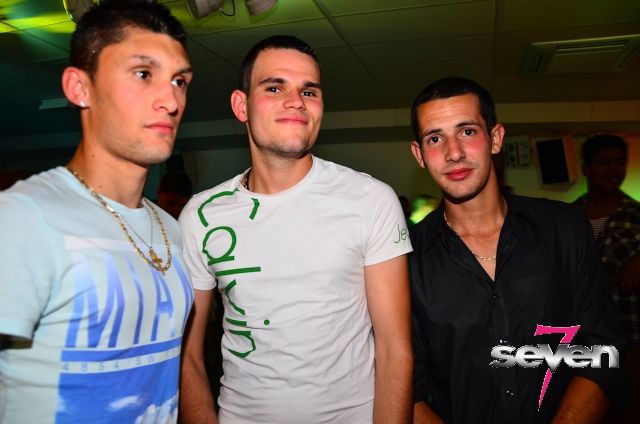 Cliquer pour voir l'image en taille réelle