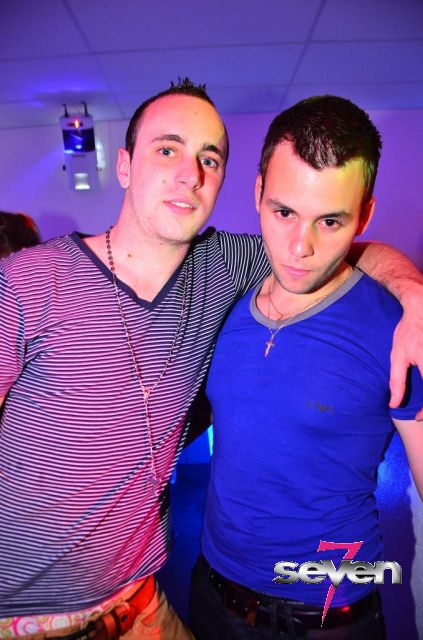 Cliquer pour voir l'image en taille réelle