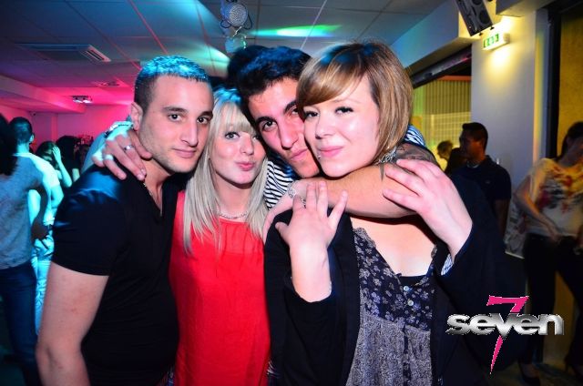 Cliquer pour voir l'image en taille réelle