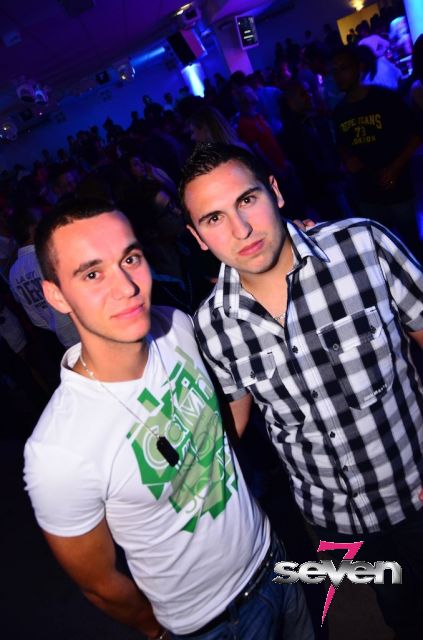 Cliquer pour voir l'image en taille réelle