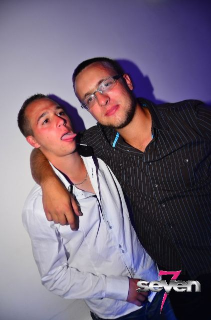 Cliquer pour voir l'image en taille réelle