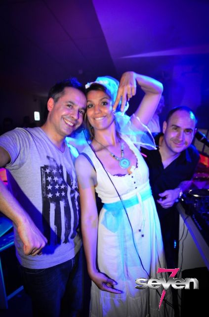 Cliquer pour voir l'image en taille réelle