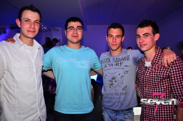 Cliquer pour voir l'image en taille réelle