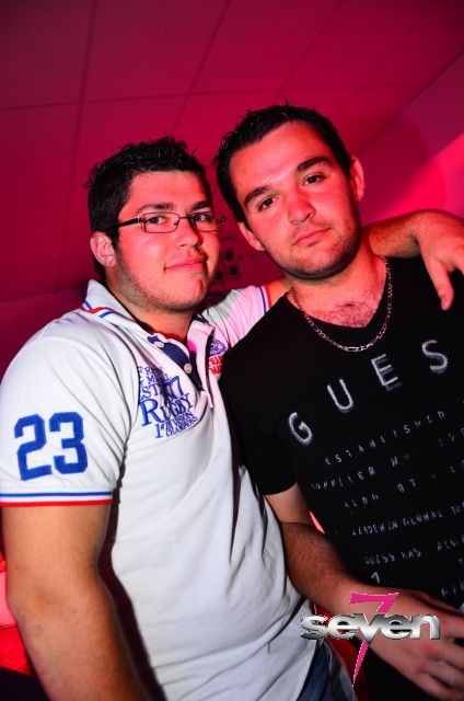 Cliquer pour voir l'image en taille réelle