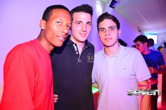 Cliquer pour voir l'image en taille réelle