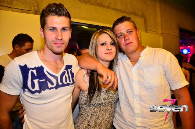 Cliquer pour voir l'image en taille réelle