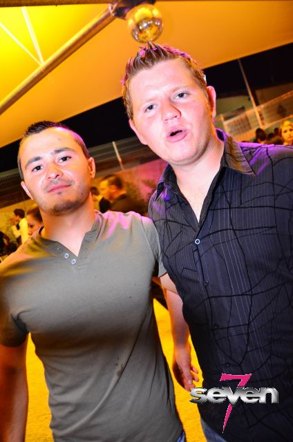 Cliquer pour voir l'image en taille réelle