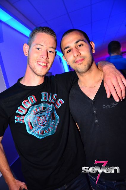 Cliquer pour voir l'image en taille réelle