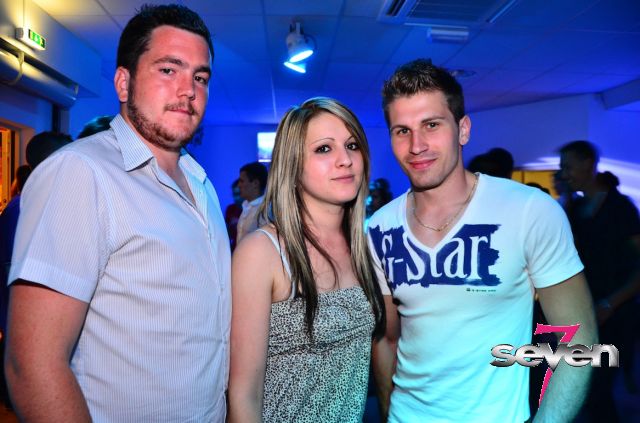 Cliquer pour voir l'image en taille réelle