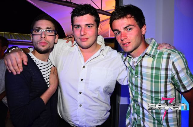 Cliquer pour voir l'image en taille réelle