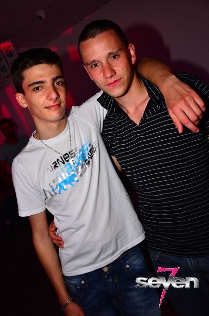 Cliquer pour voir l'image en taille réelle