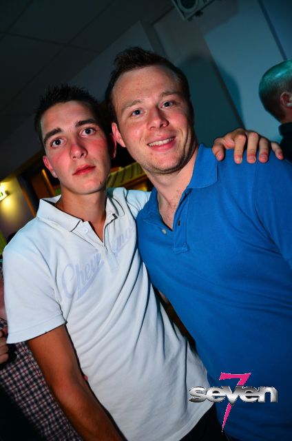 Cliquer pour voir l'image en taille réelle