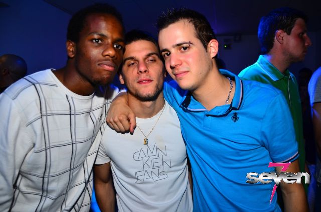 Cliquer pour voir l'image en taille réelle