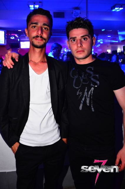 Cliquer pour voir l'image en taille réelle