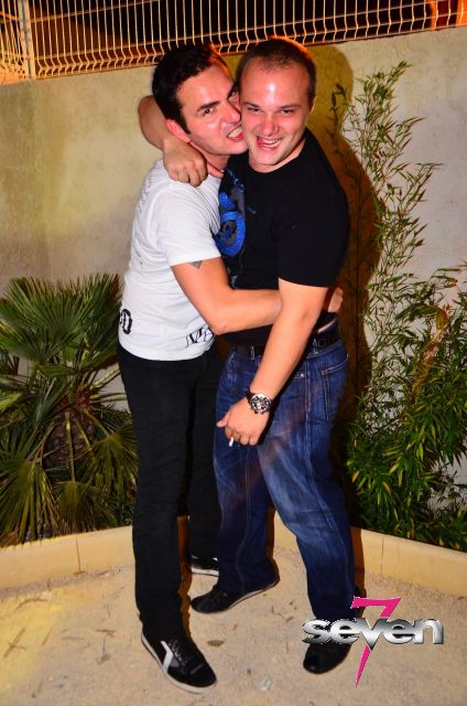 Cliquer pour voir l'image en taille réelle