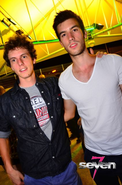 Cliquer pour voir l'image en taille réelle