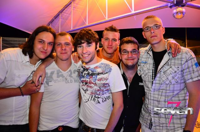 Cliquer pour voir l'image en taille réelle