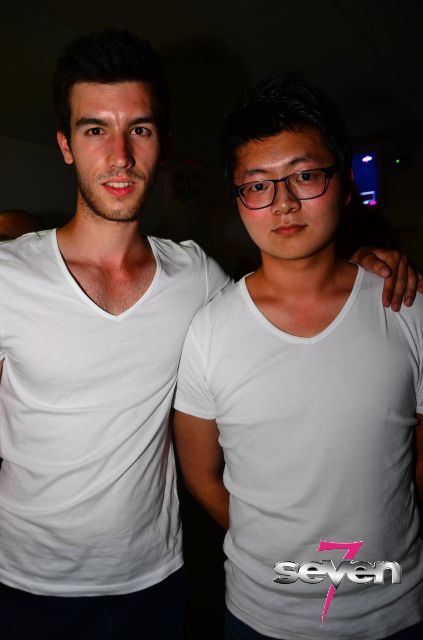 Cliquer pour voir l'image en taille réelle