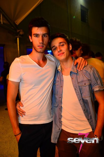 Cliquer pour voir l'image en taille réelle