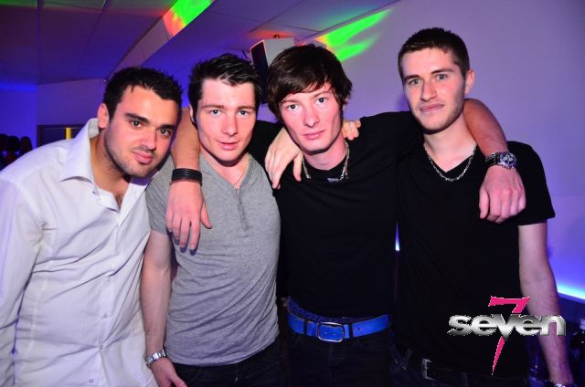 Cliquer pour voir l'image en taille réelle