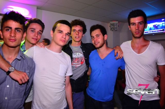 Cliquer pour voir l'image en taille réelle