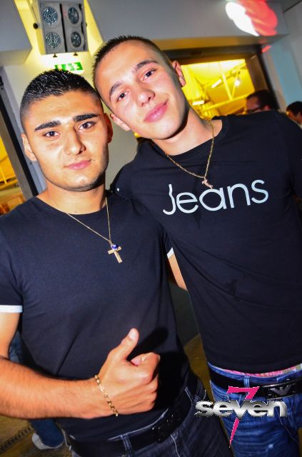 Cliquer pour voir l'image en taille réelle