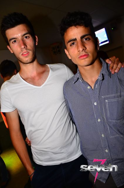 Cliquer pour voir l'image en taille réelle