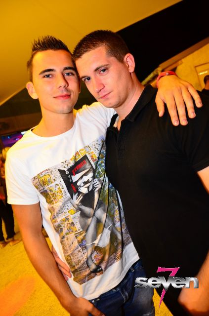 Cliquer pour voir l'image en taille réelle