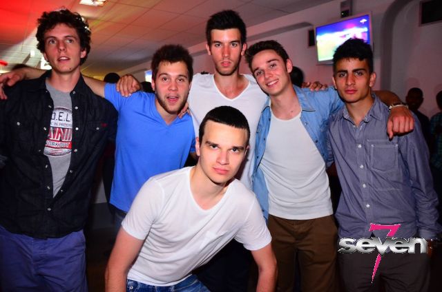 Cliquer pour voir l'image en taille réelle