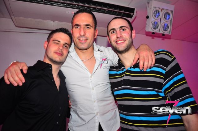 Cliquer pour voir l'image en taille réelle