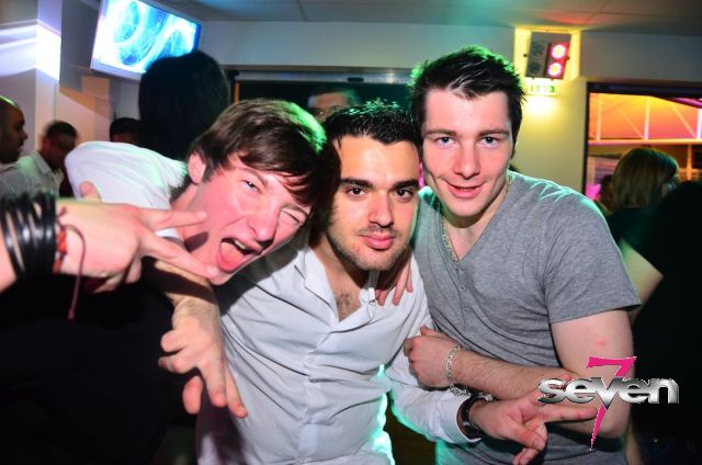 Cliquer pour voir l'image en taille réelle