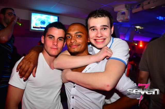 Cliquer pour voir l'image en taille réelle