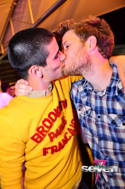 Cliquer pour voir l'image en taille réelle