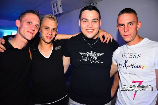 Cliquer pour voir l'image en taille réelle