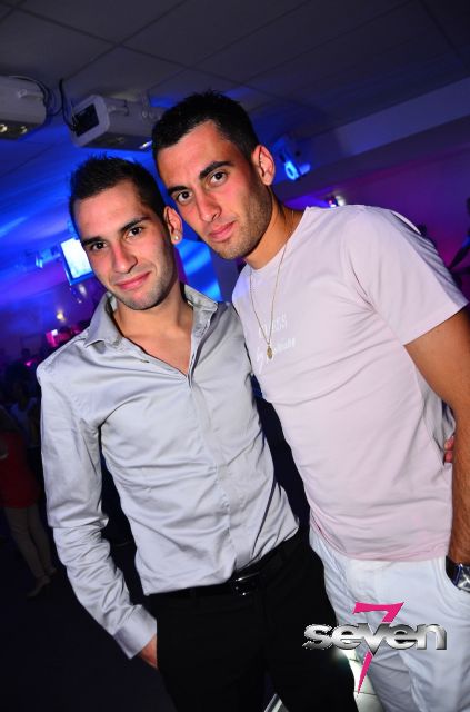 Cliquer pour voir l'image en taille réelle