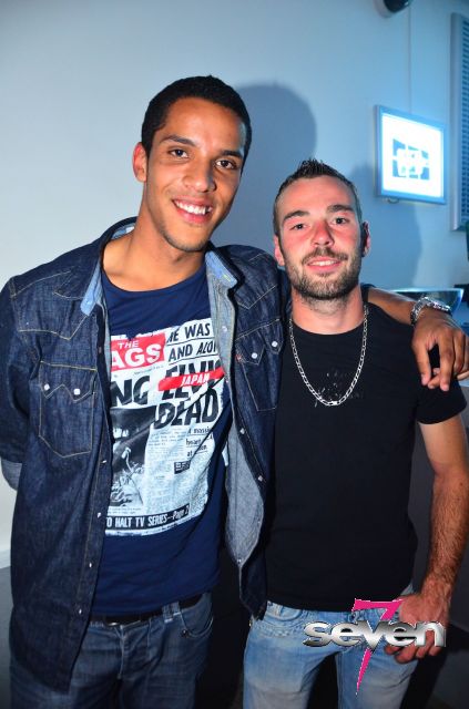 Cliquer pour voir l'image en taille réelle