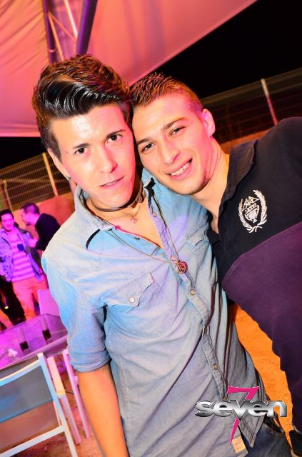 Cliquer pour voir l'image en taille réelle