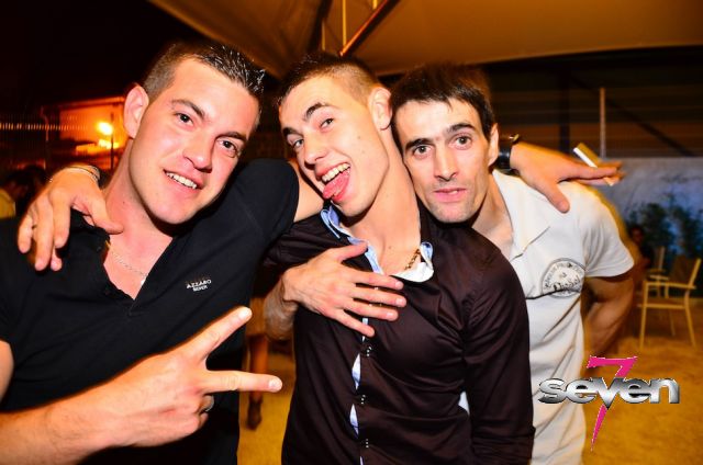 Cliquer pour voir l'image en taille réelle